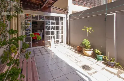 Apartamento à venda no centro histórico com 132 m² e 2 dormitórios/quartos disponíveis.