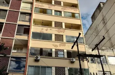 Apartamento à venda no centro histórico com 52m² e 1 dormitório/quartos disponíveis.