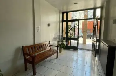 Apartamento à venda no centro histórico com 50m² e 2 dormitórios/quartos.