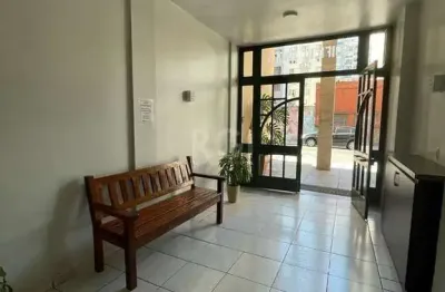Apartamento à venda no centro histórico com 50 m² e 2 dormitórios/quartos disponíveis.