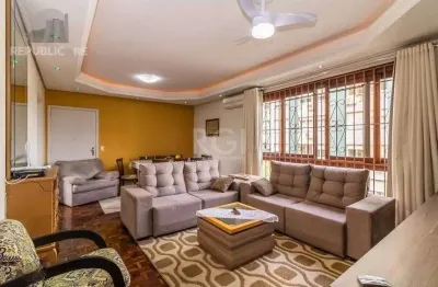 Apartamento à venda com 100 m², 3 dormitórios no bairro farroupilha