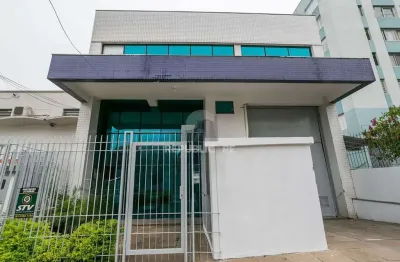 Edifício comercial à venda no bairro cavalhada com 742 m² de área útil disponível.