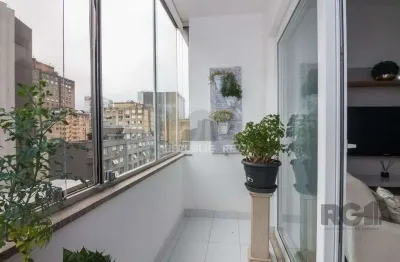 Apartamento à venda no centro histórico com 83 m² e 2 dormitórios/quartos disponíveis.
