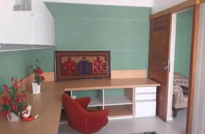 Escritório à venda no bairro menino deus com 28 m² de área útil disponível.