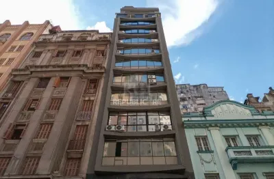 Escritório à venda no centro histórico com área útil de 141 m² disponível agora!