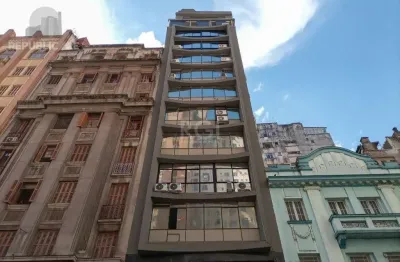 Escritório à venda no centro histórico com 157 m² de área útil disponíveis