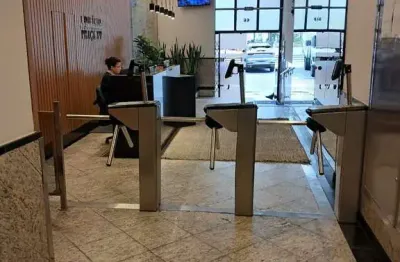 Escritório à venda no centro histórico com 57 m² de área útil disponível.