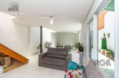 Casa residencial à venda no bairro azenha com 117 m² e 3 dormitórios/quartos.