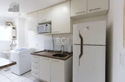 Apartamento à venda com 61m² e 3 dormitórios no bairro cavalhada.