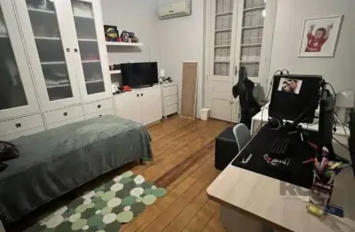 Casa residencial à venda no bairro auxiliadora com 350 m² e 4 dormitórios/quartos.