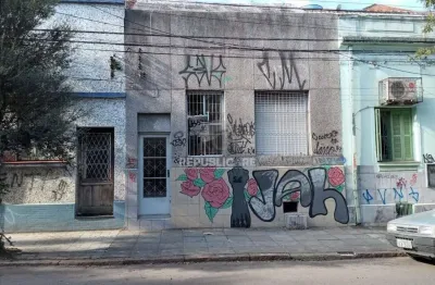 Casa residencial à venda no centro histórico com 70 m² e 2 dormitórios/quartos.