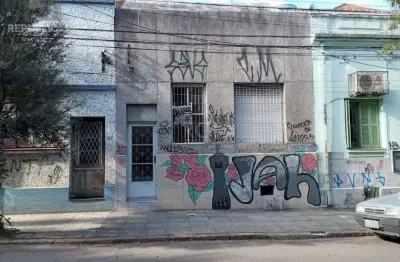 Casa residencial à venda no centro histórico com 70 m² e 2 dormitórios/quartos.