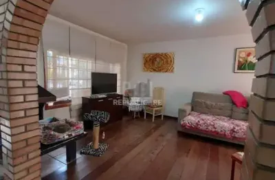 Casa residencial à venda no bairro auxiliadora com 262 m² e 3 dormitórios/quartos.