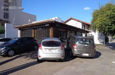 Ponto comercial/loja à venda no menino deus com 150m² de área útil disponível.