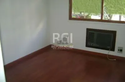 Apartamento de 3 dormitórios no bairro petrópolis com 105 m² à venda