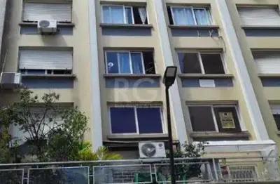 Apartamento à venda no centro histórico com 41m² e 1 dormitório/quarto disponível.