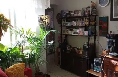 Apartamento à venda no centro histórico com 1 dormitório e 44 m² de área útil