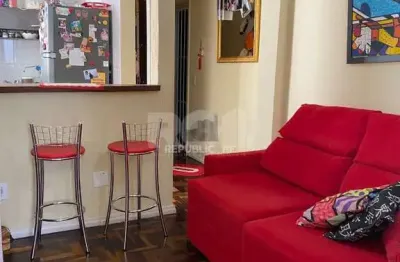 Apartamento à venda no centro histórico com 2 dormitórios e 49 m² de área útil