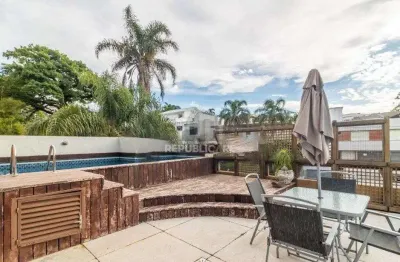 Casa de condomínio à venda no menino deus com 381 m² e 3 dormitórios/quartos disponíveis.