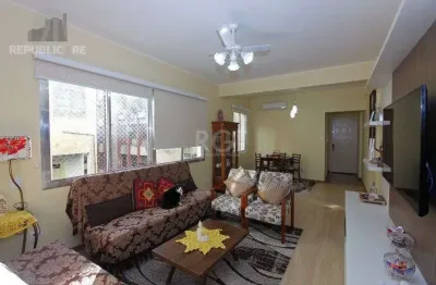 Apartamento à venda no centro histórico com 89m² e 3 dormitórios/quartos disponibles.