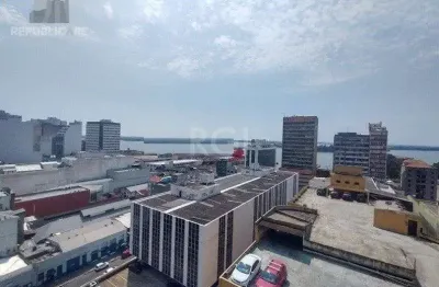 Escritório à venda no centro histórico com 62 m² de área útil disponível.