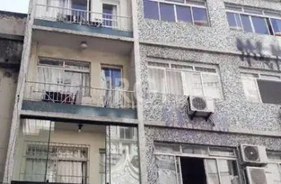 Apartamento à venda no centro histórico com 64 m² e 2 dormitórios/quartos disponíveis.