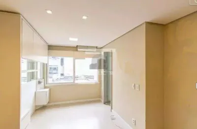 Apartamento à venda no centro histórico com 30m² e 1 dormitório/quarto disponible.