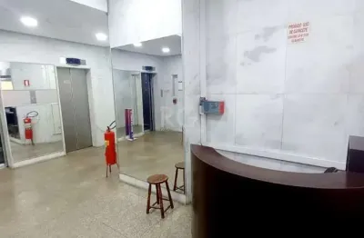 Escritório à venda no centro histórico com área útil de 46 m² em ótima localização.