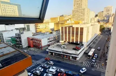 Escritório à venda no centro histórico com área útil de 46 m² disponível.