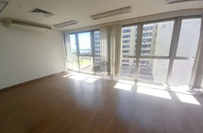 Escritório à venda no centro histórico com 47 m² de área útil disponível para negociação