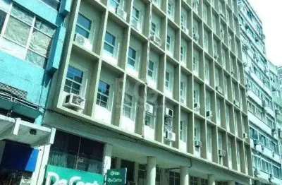 Escritório à venda no centro histórico com 40 m² de área útil disponível.