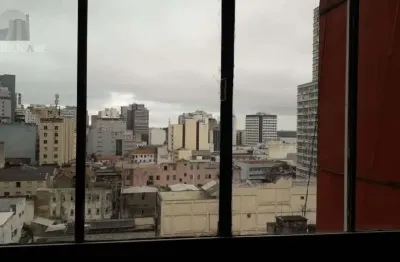 Apartamento à venda no centro histórico com 32 m² e 1 dormitório/quarto disponível.