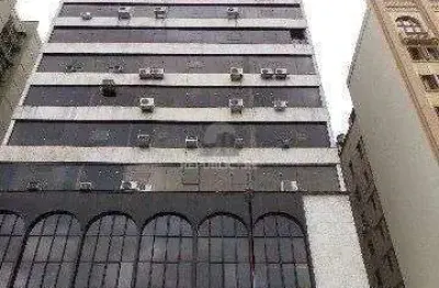 Escritório à venda no centro histórico com 52 m² de área útil disponível.