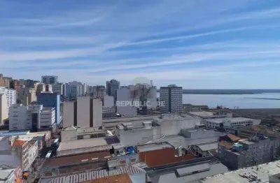 Escritório à venda no centro histórico com 41 m² de área útil disponível.