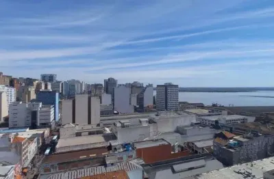 Escritório à venda no centro histórico com 41 m² de área útil disponível.