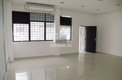 Ponto comercial/loja à venda no bairro auxiliadora com área de 256m² disponível
