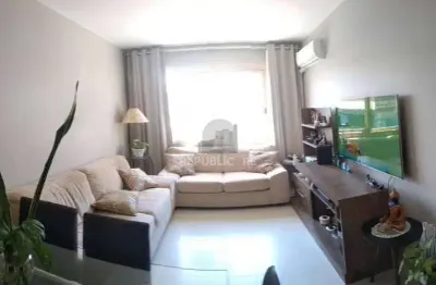 Apartamento à venda no menino deus com 66 m² e 2 dormitórios/quartos disponíveis.