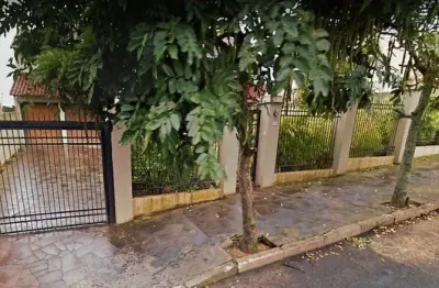 Casa residencial à venda no bairro Tristeza com 432 m² e 3 dormitórios/quartos.