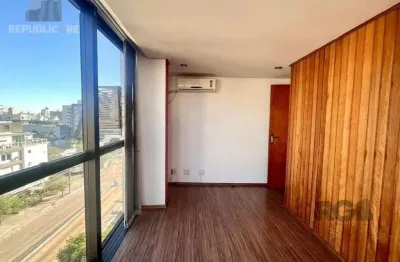 Escritório à venda no bairro menino deus com 29m² de área útil disponível.