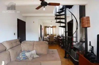 Apartamento cobertura à venda no bairro auxiliadora com 175 m² e 3 dormitórios/quartos.