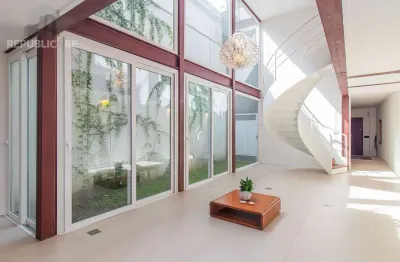 Casa residencial à venda no centro histórico com 450 m² e 4 dormitórios/quartos.