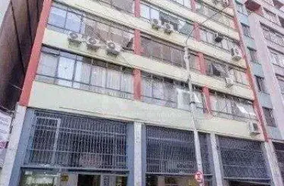 Escritório à venda no centro histórico com 51 m² de área útil para investimento.