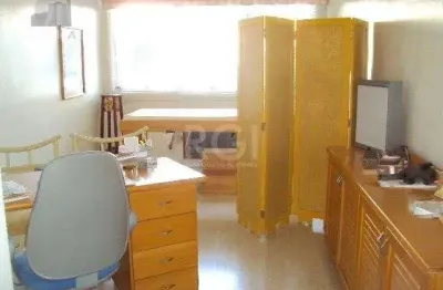 Escritório à Venda no Bairro Petrópolis com Área Útil de 31m² - Oportunidade!