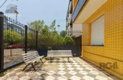 Apartamento à venda no bairro auxiliadora com 70m² e 2 dormitórios/quartos.