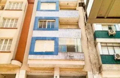 Apartamento à venda no Centro Histórico com 32m² e 1 dormitório/quartos disponíveis.