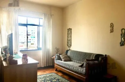 Apartamento à venda no centro histórico, 52 m² com 1 dormitório/quarto disponível.