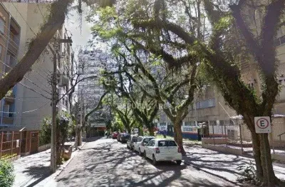 Terreno à venda no bairro independência com área disponível para construção.