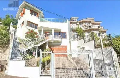 Casa residencial à venda no bairro teresópolis com 279 m² e 3 dormitórios/quartos.