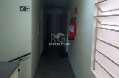 Cobertura à venda no bairro teresópolis com 1 dormitório e 91 m² de área útil