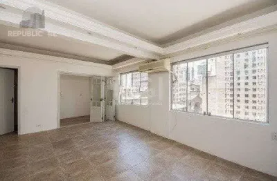 Apartamento à venda no centro histórico com 1 dormitório e área de 43 m²